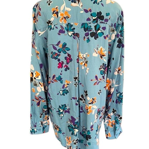 Beachlunchlounge blue floral button front shirt - Picture 2 of 7
